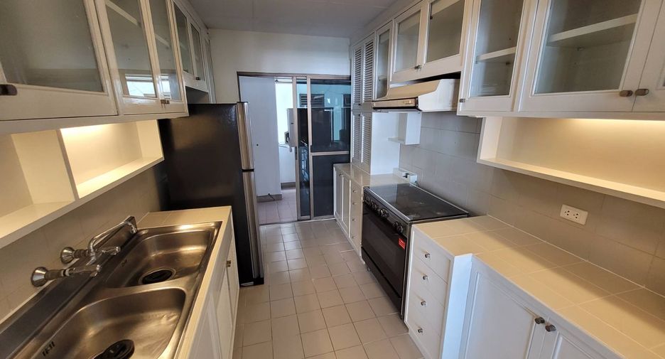 Wohnung zur Miete mit 3 Zimmer in Watthana, Bangkok