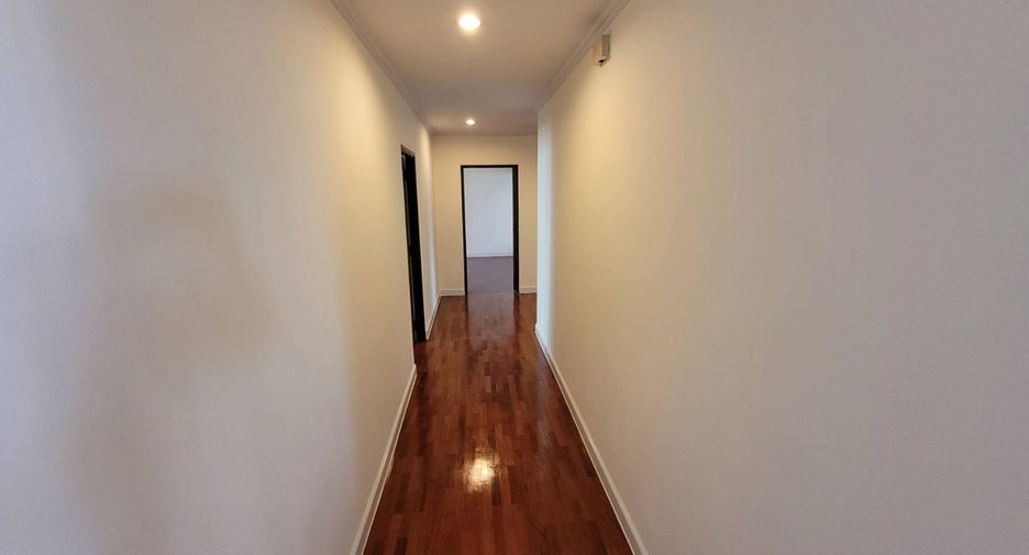 Wohnung zur Miete mit 3 Zimmer in Watthana, Bangkok