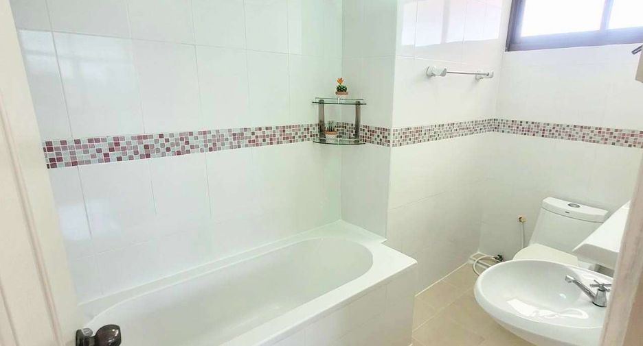 For rent 3 bedrooms condo in Watthana, Bangkok