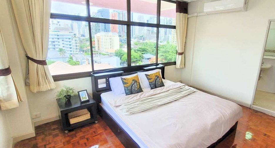 For rent 3 bedrooms condo in Watthana, Bangkok