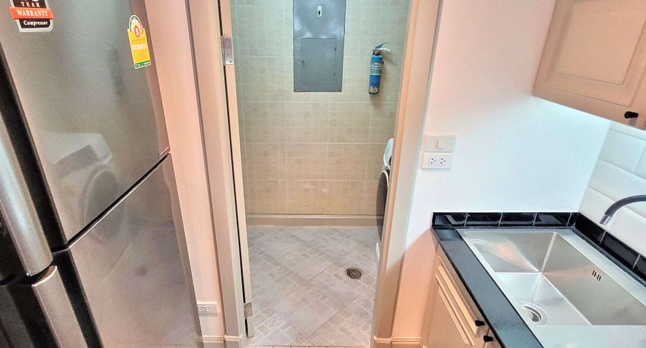 For rent 2 ベッドルーム condo in Watthana, Bangkok