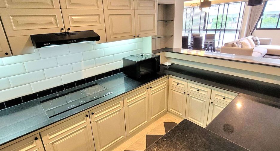 For rent 2 ベッドルーム condo in Watthana, Bangkok