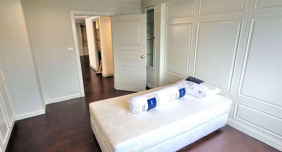 For rent 2 ベッドルーム condo in Watthana, Bangkok