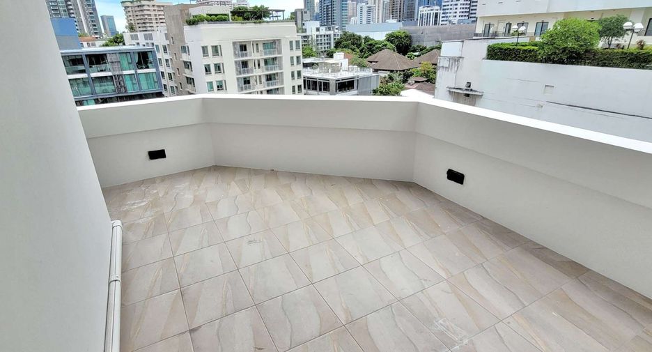 For rent 2 ベッドルーム condo in Watthana, Bangkok