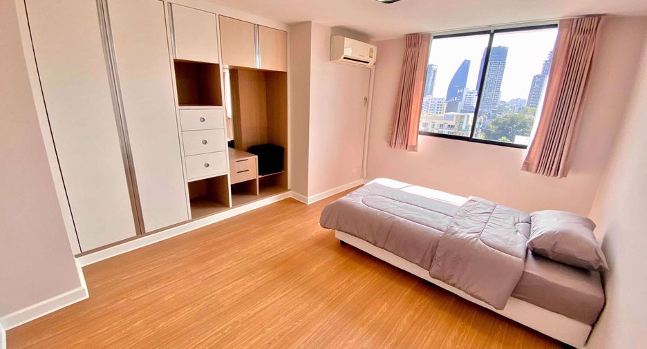 For rent 2 ベッドルーム condo in Watthana, Bangkok