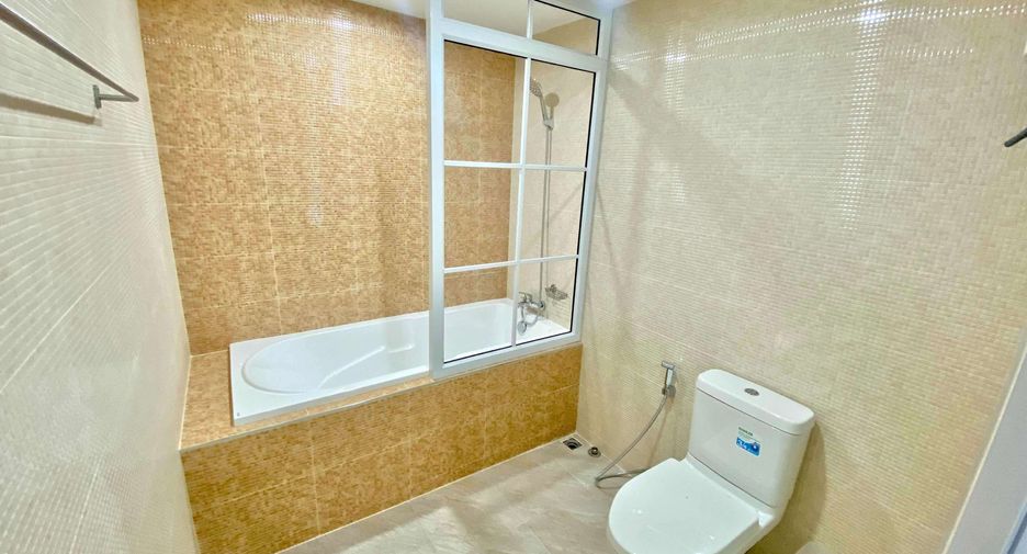 For rent 2 ベッドルーム condo in Watthana, Bangkok