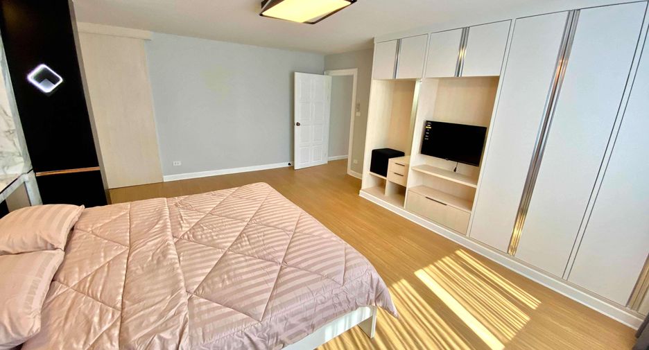 For rent 2 ベッドルーム condo in Watthana, Bangkok