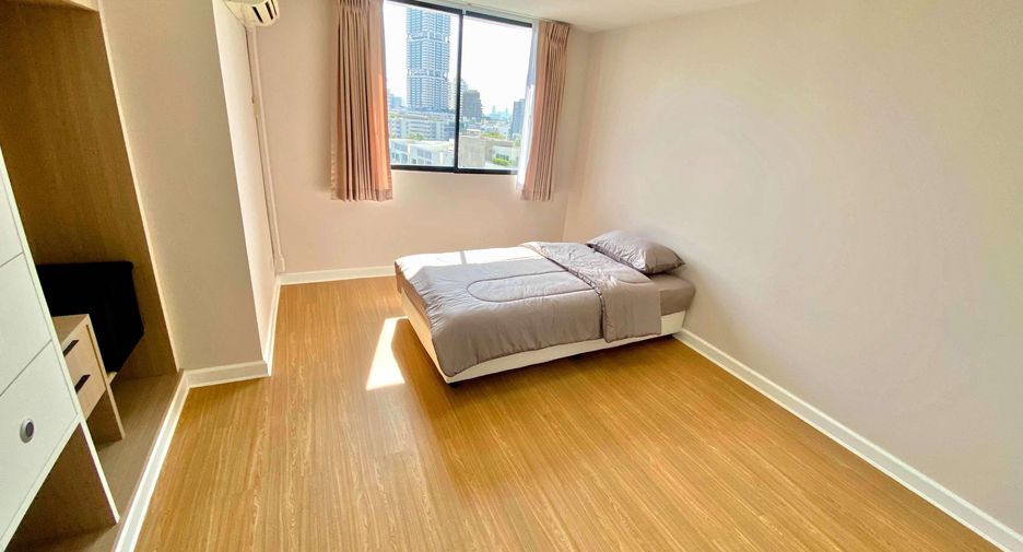 For rent 2 ベッドルーム condo in Watthana, Bangkok