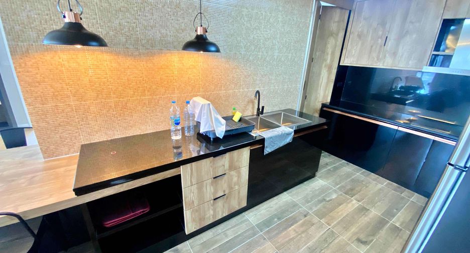 For rent 2 ベッドルーム condo in Watthana, Bangkok