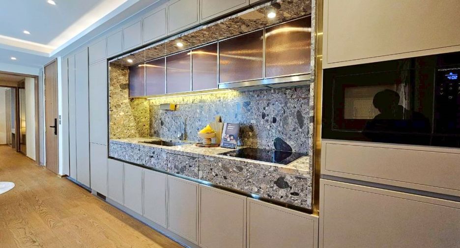 For rent 2 bedrooms condo in Khlong Toei, Bangkok