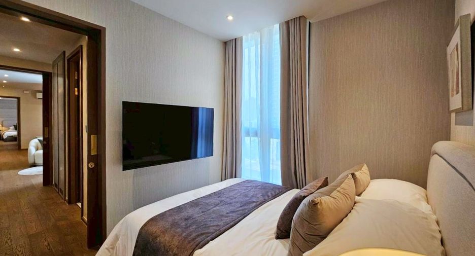For rent 2 bedrooms condo in Khlong Toei, Bangkok