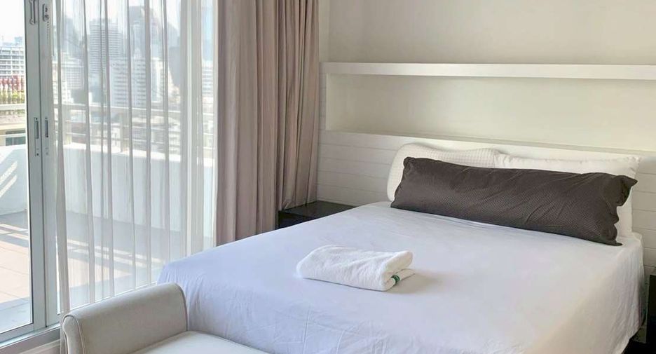 For rent 4 bedrooms condo in Pathum Wan, Bangkok