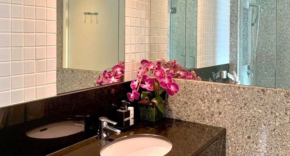 For rent 4 bedrooms condo in Pathum Wan, Bangkok