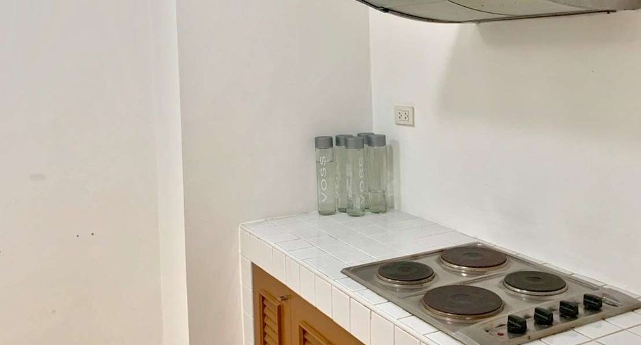 For rent 4 bedrooms condo in Pathum Wan, Bangkok