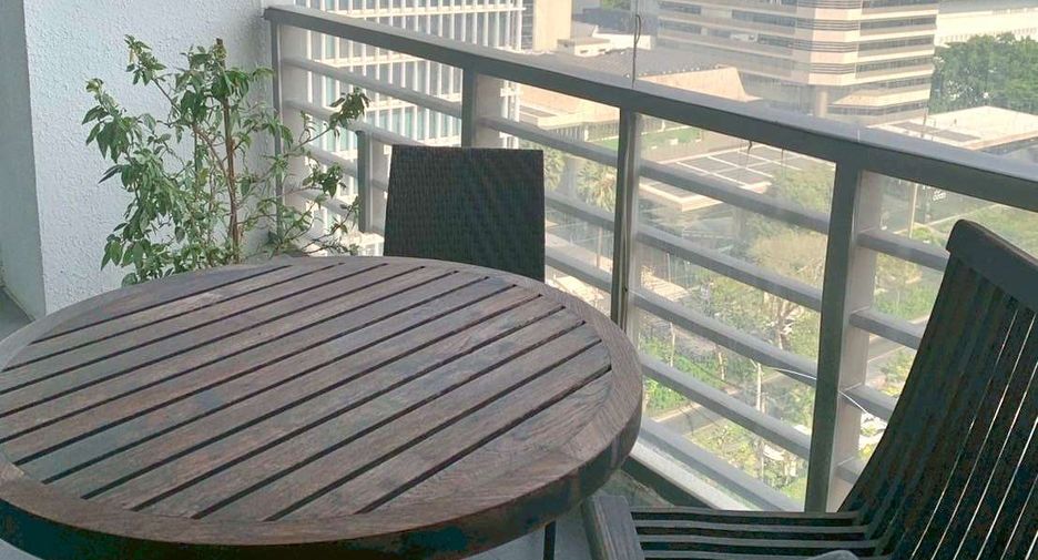 For rent 4 bedrooms condo in Pathum Wan, Bangkok