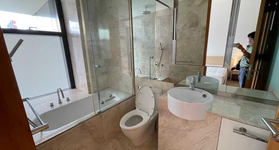 For rent 2 bedrooms condo in Sathon, Bangkok
