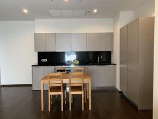Condo en alquiler y en venta de 2 habitaciones en Khlong Toei, Bangkok