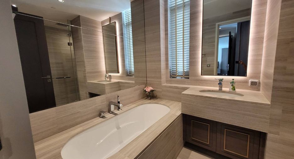 For rent and for sale 2 bedrooms condo in Khlong Toei, Bangkok