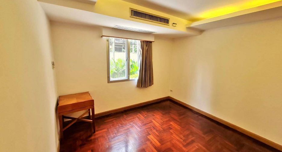 For rent 3 ベッドルーム condo in Yan Nawa, Bangkok
