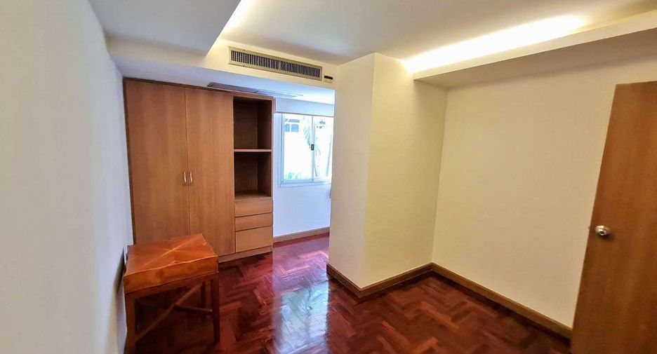 For rent 3 ベッドルーム condo in Yan Nawa, Bangkok