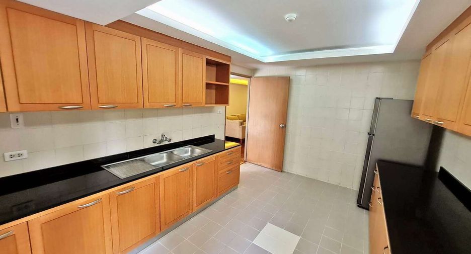 For rent 3 ベッドルーム condo in Yan Nawa, Bangkok