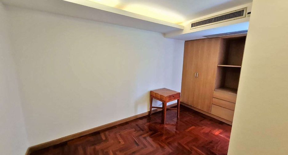 For rent 3 ベッドルーム condo in Yan Nawa, Bangkok