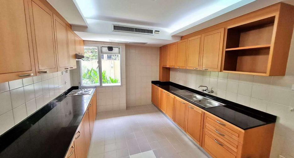 For rent 3 ベッドルーム condo in Yan Nawa, Bangkok