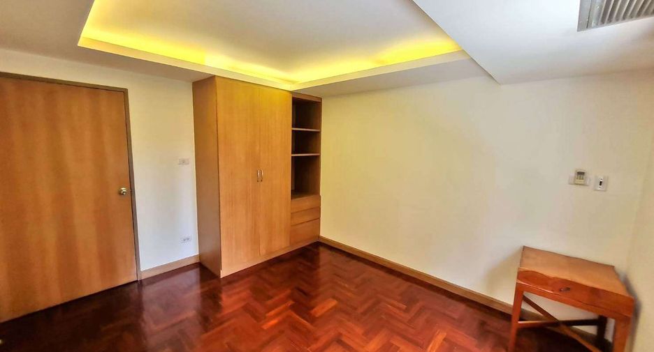 For rent 3 ベッドルーム condo in Yan Nawa, Bangkok