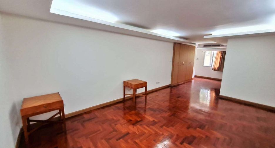 For rent 3 ベッドルーム condo in Yan Nawa, Bangkok