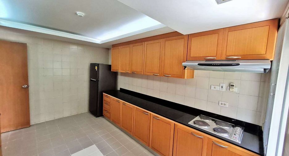 For rent 3 ベッドルーム condo in Yan Nawa, Bangkok