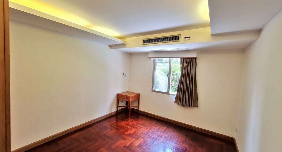 For rent 3 ベッドルーム condo in Yan Nawa, Bangkok