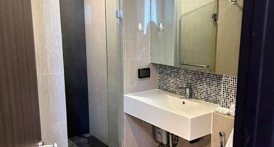 Condo en alquiler de 1 habitaciones en Khlong Toei, Bangkok