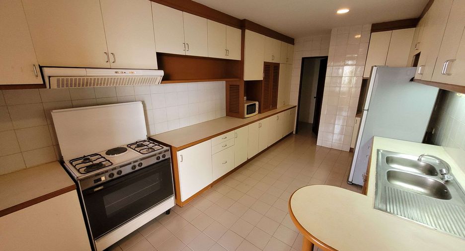 Wohnung zur Miete mit 3 Zimmer in Watthana, Bangkok