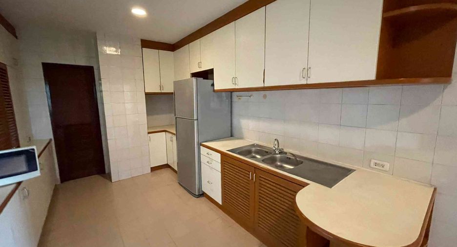 Wohnung zur Miete mit 3 Zimmer in Watthana, Bangkok