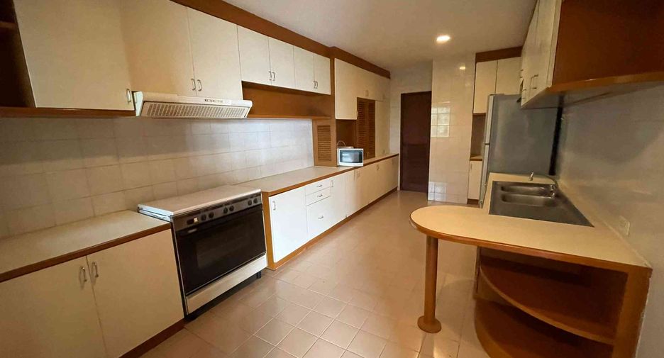 Wohnung zur Miete mit 3 Zimmer in Watthana, Bangkok