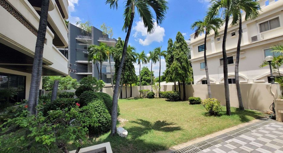Wohnung zur Miete mit 3 Zimmer in Watthana, Bangkok