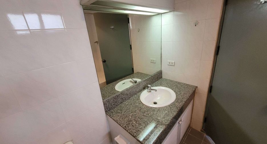 Wohnung zur Miete mit 3 Zimmer in Watthana, Bangkok