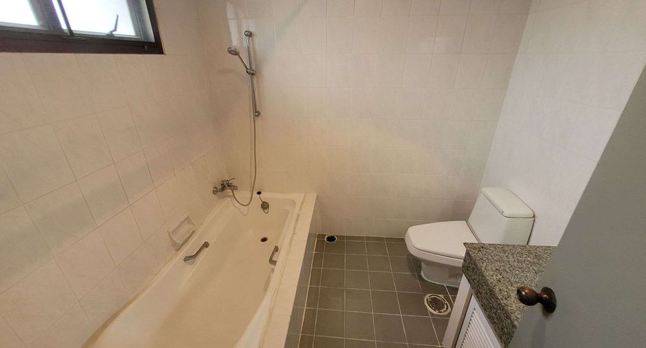 Wohnung zur Miete mit 3 Zimmer in Watthana, Bangkok