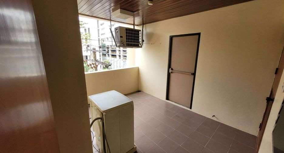Wohnung zur Miete mit 3 Zimmer in Watthana, Bangkok