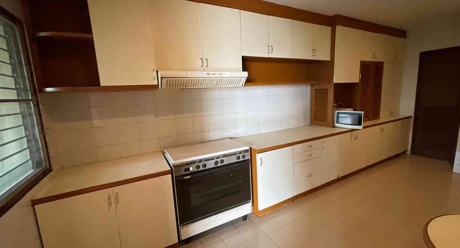 Wohnung zur Miete mit 3 Zimmer in Watthana, Bangkok