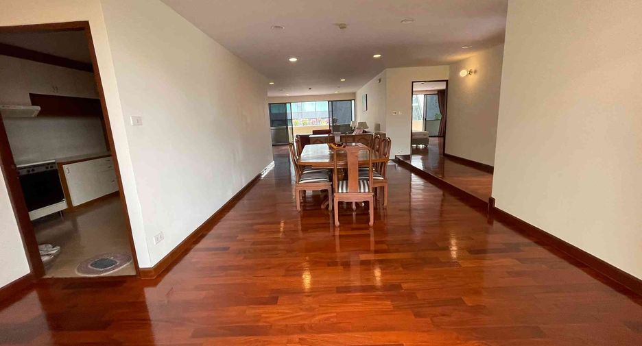 Wohnung zur Miete mit 3 Zimmer in Watthana, Bangkok