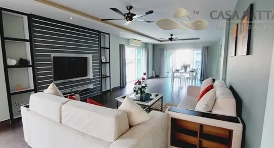 For sale 2 bedrooms condo in Pratumnak, Pattaya