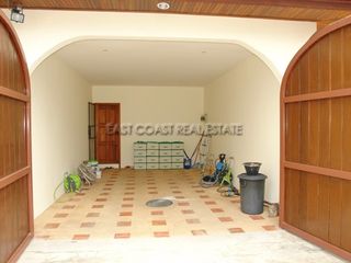 Haus zur Miete mit 3 Zimmer in Bang Lamung, Chonburi
