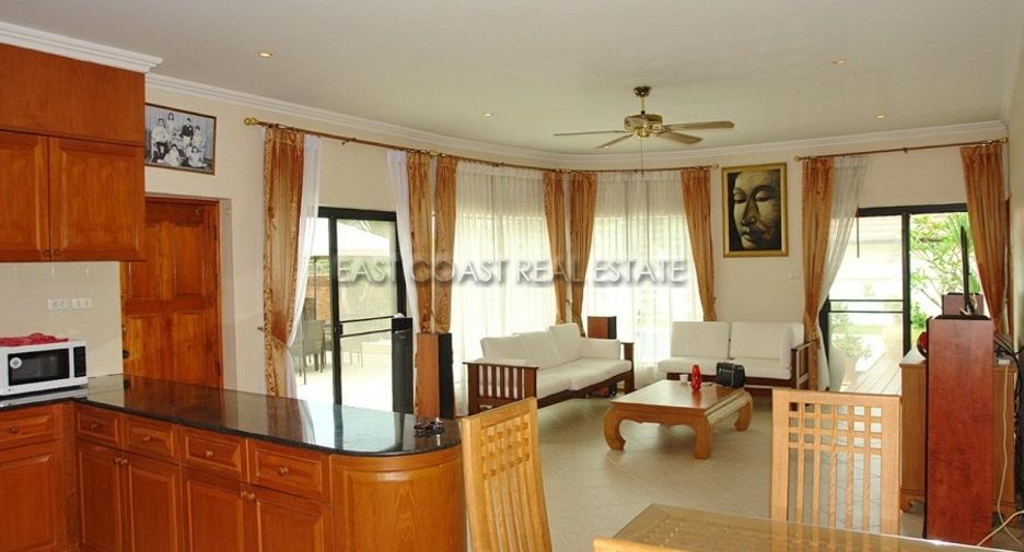 For rent 3 bedrooms house in East Pattaya, Pattaya