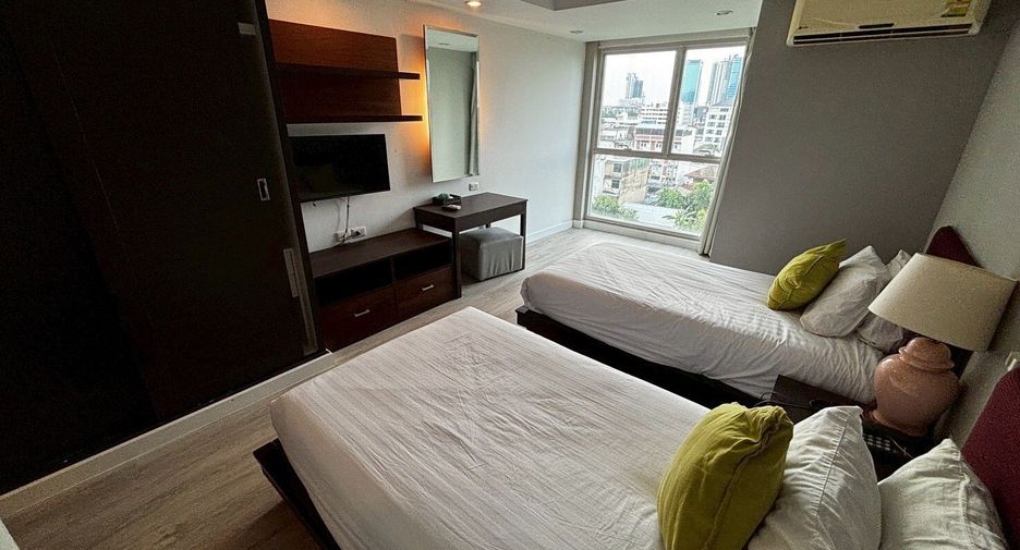 For rent 2 bedrooms condo in Watthana, Bangkok