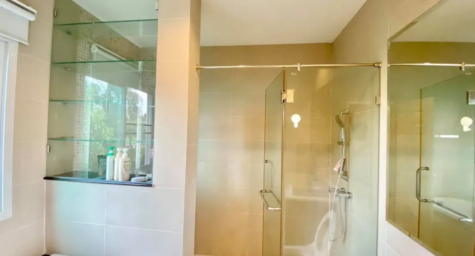 Casa en venta de 4 habitaciones en Khan Na Yao, Bangkok