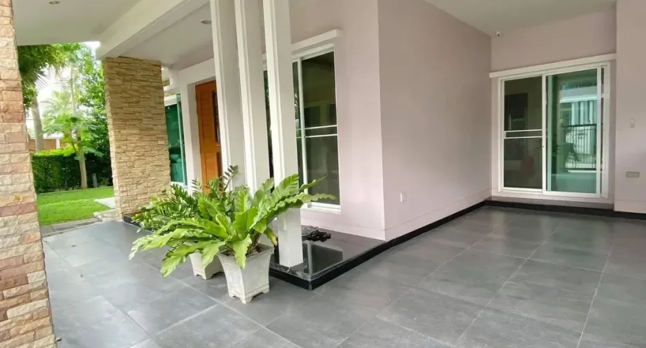 Casa en venta de 4 habitaciones en Khan Na Yao, Bangkok