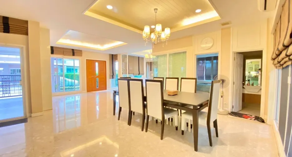 Casa en venta de 4 habitaciones en Khan Na Yao, Bangkok