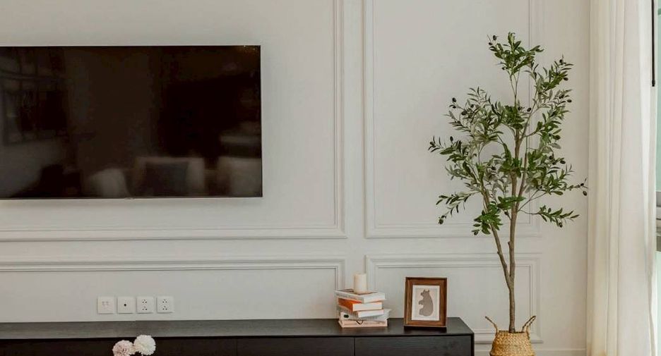For rent and for sale 4 bedrooms house in Saphan Sung, Bangkok