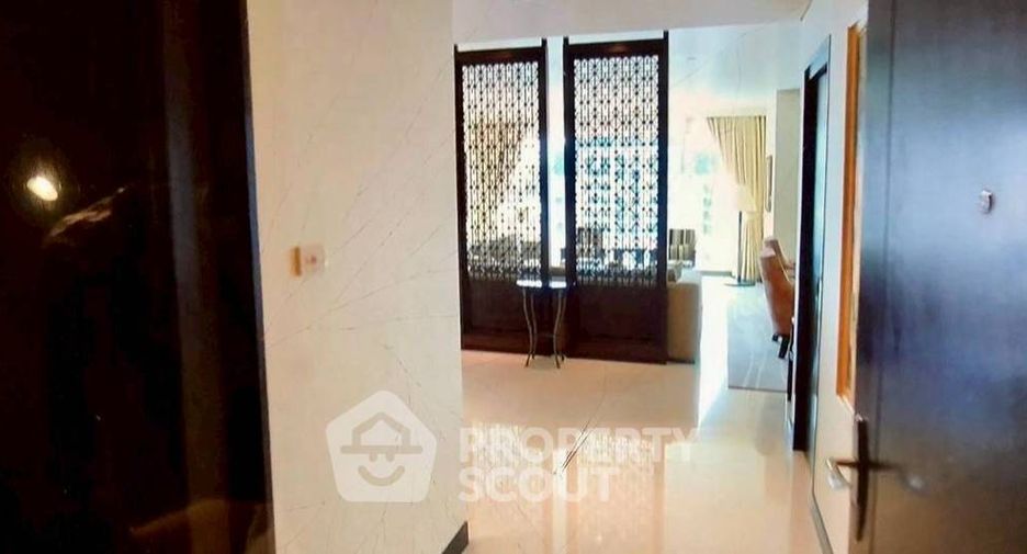 À louer 3 chambres condo à Pathum Wan, Bangkok